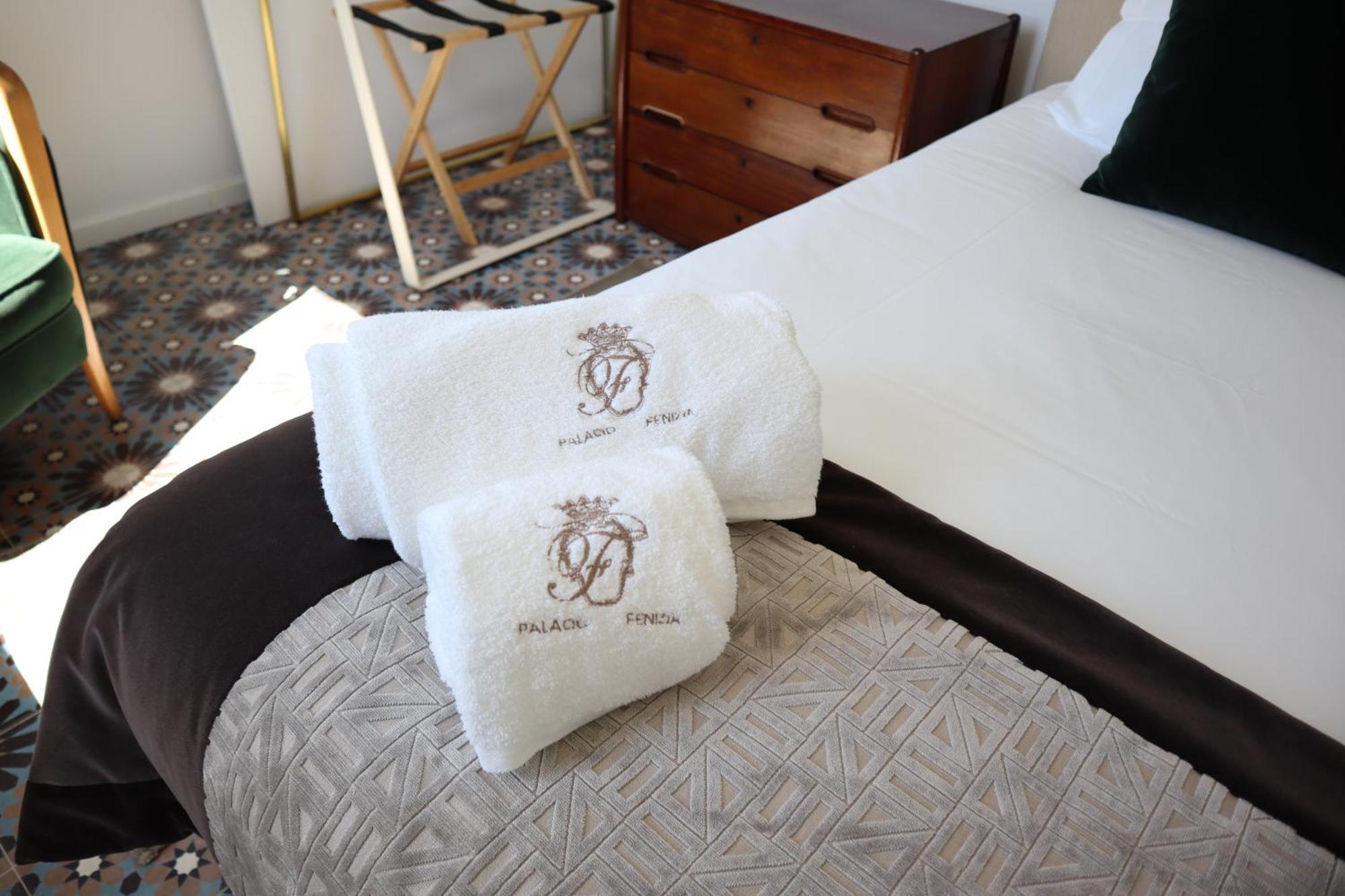 Palacio Fenizia Lux Apartments Porto Quarto foto